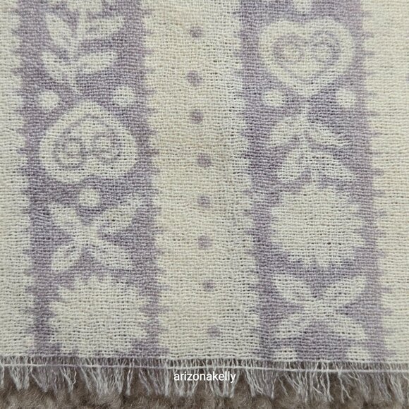 Kadhi and Co. Wool Scarf Lightweight *SMALL HOLE* - Picture 6 of 16